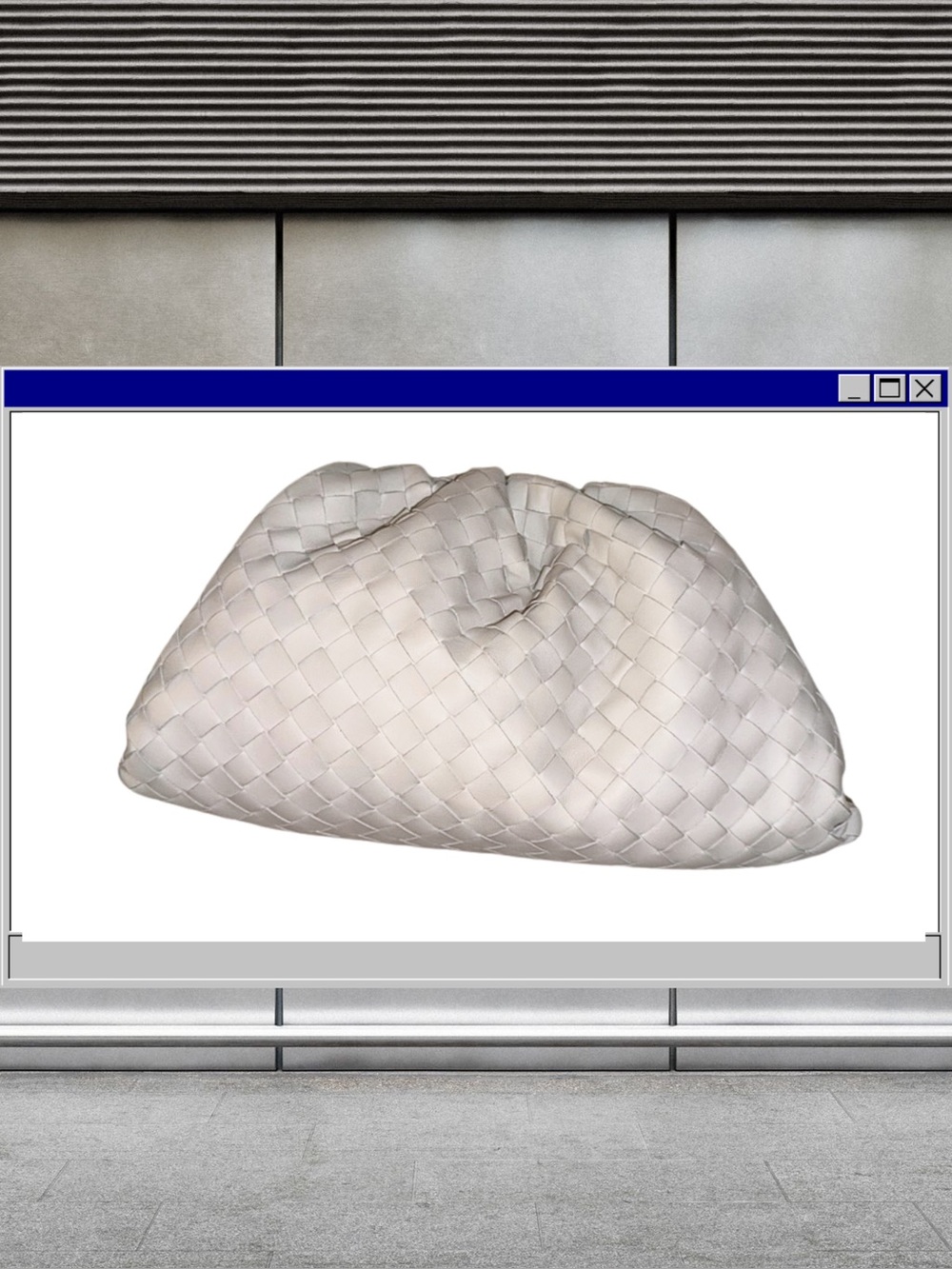 Bottega Veneta intrecciato the pouch pre-owned mint condition